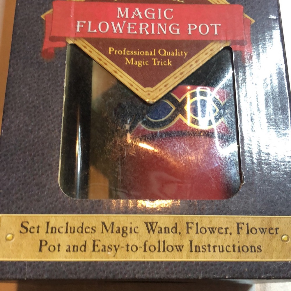 Melissa & Doug Magic Flowering Pot - Red